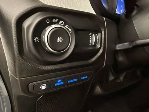 Used 2024 Jeep Wrangler Unlimited AWD/4WD image 19