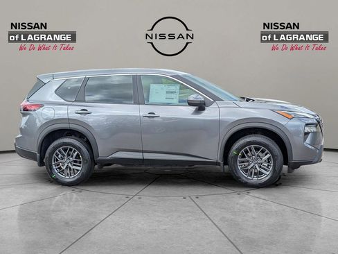 New 2026 Nissan Rogue SV FWD image 4