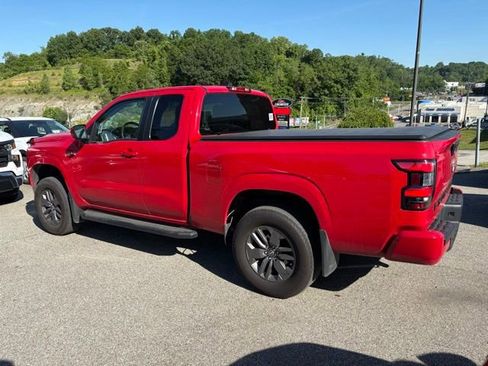 Certified 2025 Nissan Frontier SV AWD/4WD image 3
