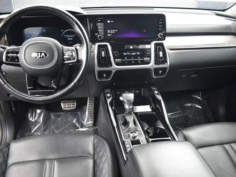 Used 2021 Kia Sorento SX Prestige image 11