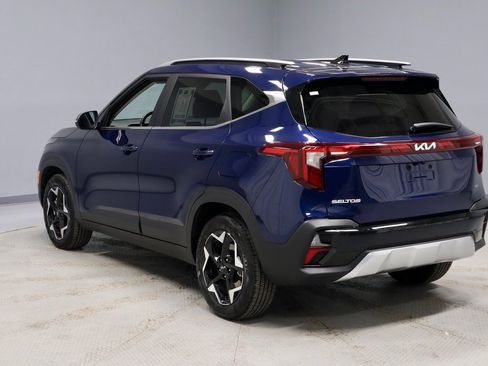 Used 2025 Kia Seltos EX w/ EX Sunroof Package image 12