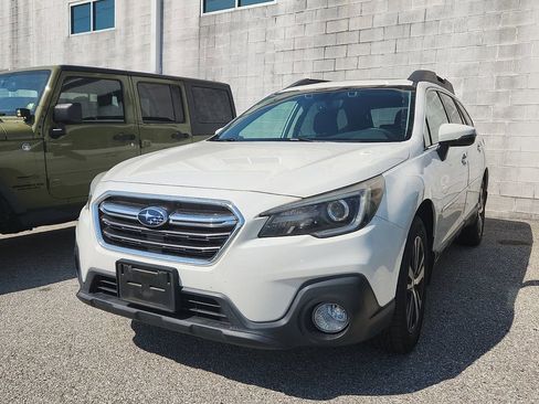 Used 2019 Subaru Outback 2.5i Limited AWD/4WD image 3