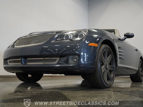 Used 2006 Chrysler Crossfire Limited image 19