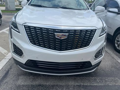 Used 2022 Cadillac XT5 Premium Luxury FWD image 1