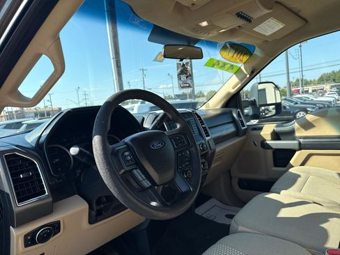 Used 2017 Ford F350 XLT w/ XLT Value Package AWD/4WD image 11