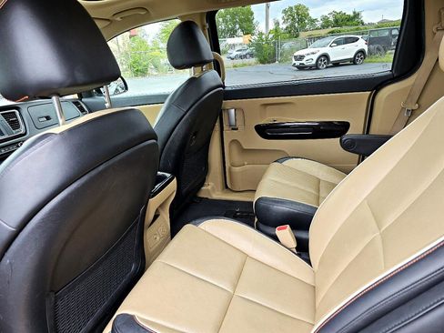 Used 2015 Kia Sedona SX Limited image 11