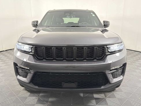 Used 2025 Jeep Grand Cherokee Limited w/ Black Appearance Package AWD/4WD image 2