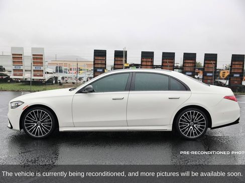Used 2023 Mercedes-Benz S 500 4MATIC image 2