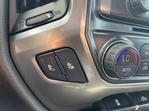 Used 2018 Chevrolet Silverado 1500 LT w/ Midnight Edition AWD/4WD image 10