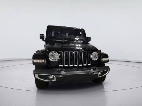 Used 2023 Jeep Gladiator Overland AWD/4WD image 3