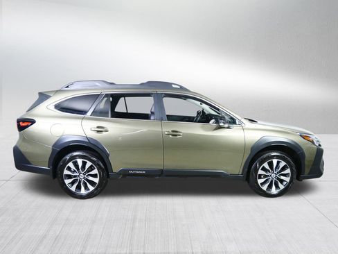 Used 2025 Subaru Outback Limited image 8
