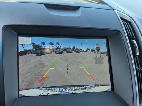 Used 2020 Ford Edge SEL image 16