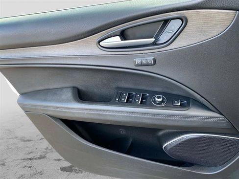 Used 2022 Alfa Romeo Stelvio Ti image 25