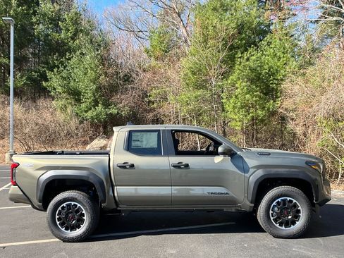New 2026 Toyota Tacoma TRD Off-Road AWD/4WD image 6