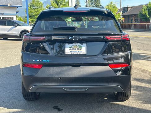 Used 2023 Chevrolet Bolt EUV LT w/ Driver Confidence Package image 7
