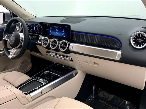 Used 2026 Mercedes-Benz GLB 250 image 11