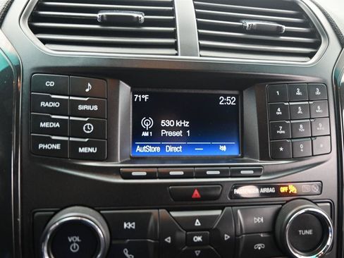 Used 2016 Ford Explorer XLT AWD/4WD image 14
