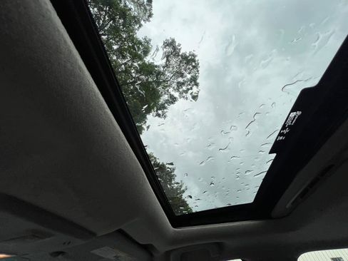 Used 2014 Chevrolet Sonic LT w/ Fun and Sun Package image 32