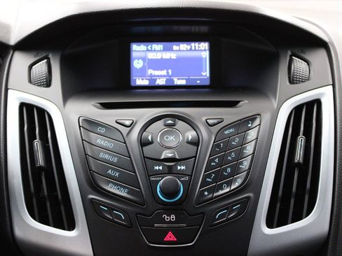 Used 2012 Ford Focus SE FWD image 18