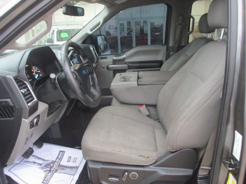 Used 2015 Ford F150 XLT w/ Equipment Group 302A Luxury RWD image 4