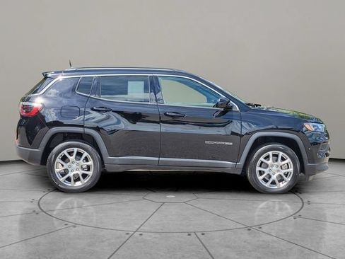 Certified 2024 Jeep Compass Latitude AWD/4WD image 13