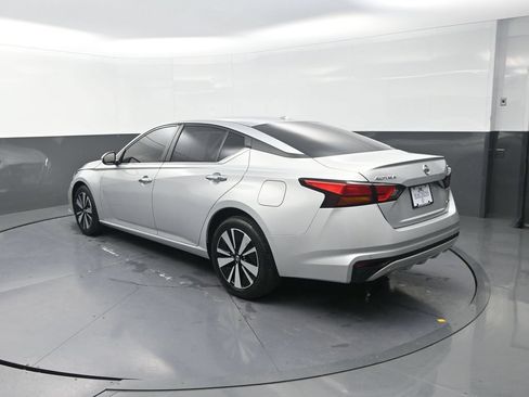 Used 2022 Nissan Altima 2.5 SV AWD/4WD image 8