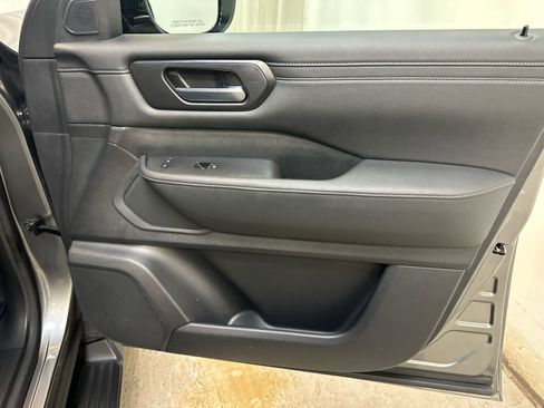 Certified 2025 Nissan Armada SV AWD/4WD image 29
