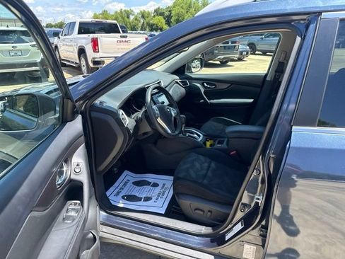 Used 2016 Nissan Rogue SV w/ SV Premium Package FWD image 10