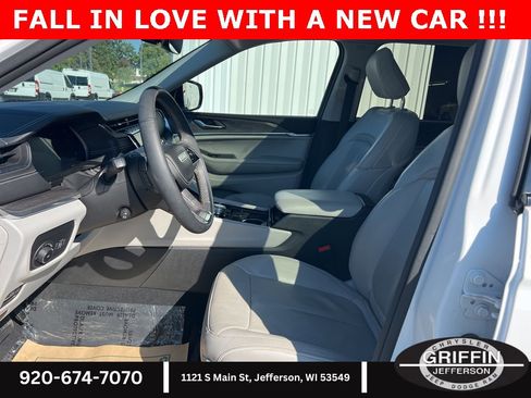 Used 2023 Jeep Grand Cherokee Overland image 17