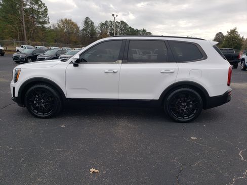 Used 2022 Kia Telluride SX w/ SX Prestige Package image 6