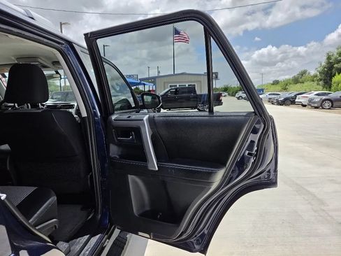 Used 2015 Toyota 4Runner SR5 RWD image 19