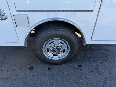 New 2026 Ford F250 XL w/ XL Chrome Package image 27