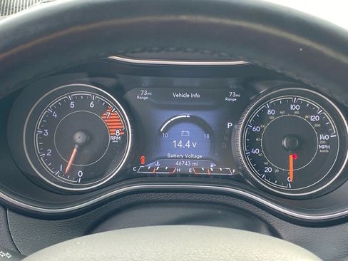 Used 2020 Jeep Cherokee Limited image 19