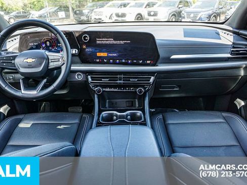 Used 2025 Chevrolet Traverse LT AWD/4WD image 28