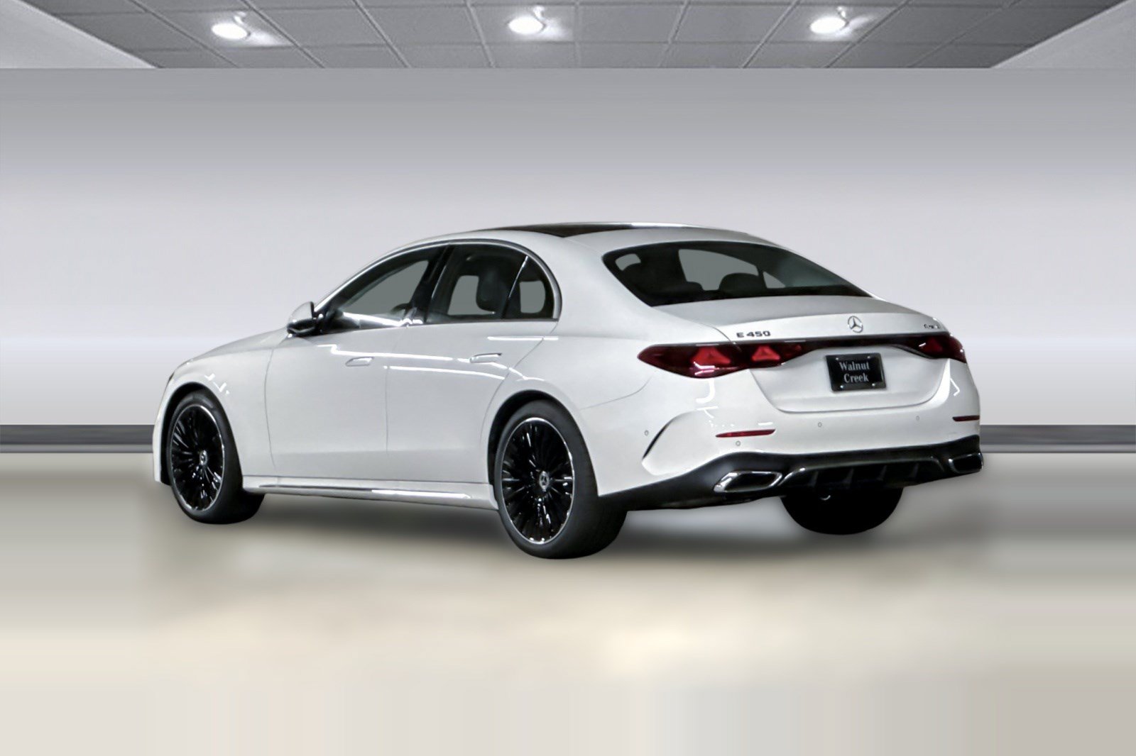 New 2026 Mercedes-Benz E 450 4MATIC Sedan image 3