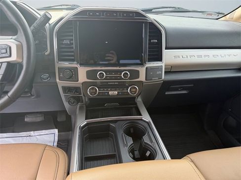 Used 2022 Ford F350 Lariat w/ Lariat Ultimate Package image 11