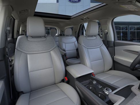 New 2026 Ford Explorer Active w/ Active Comfort Package image 10