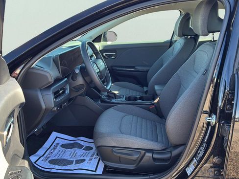 Certified 2025 Kia K4 EX image 18