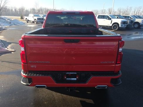 Used 2020 Chevrolet Silverado 1500 Custom w/ Custom Value Package image 11