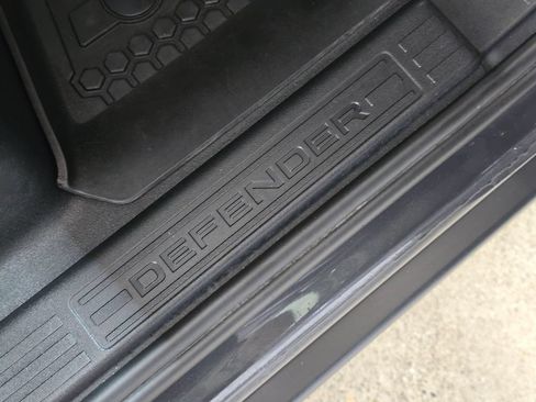 Used 2023 Land Rover Defender 110 SE AWD/4WD image 32