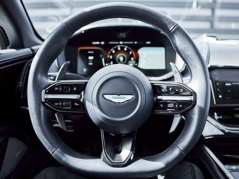 Used 2025 Aston Martin DBX 707 image 53