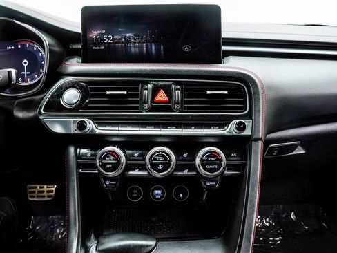 Used 2022 Genesis G70 3.3T image 22