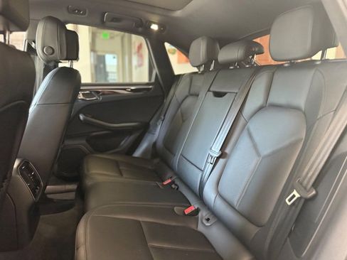 Used 2016 Porsche Macan S image 9