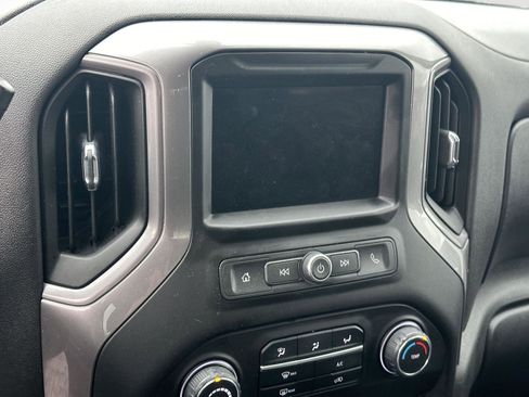 Used 2019 Chevrolet Silverado 1500 Custom w/ Custom Value Package image 12