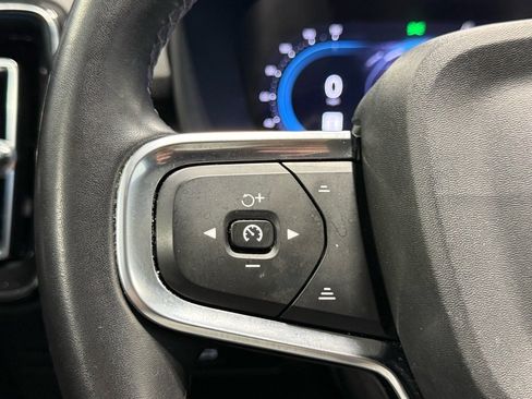 Used 2023 Volvo XC40 B5 Plus w/ Protection Package Premier image 21