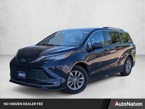 Used 2022 Toyota Sienna XLE w/ XLE Plus Package AWD/4WD image 1