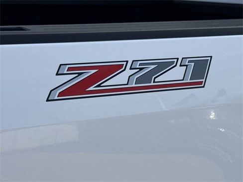 Used 2018 Chevrolet Colorado Z71 image 9