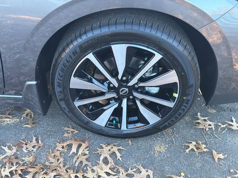 New 2025 Nissan Sentra SV image 9