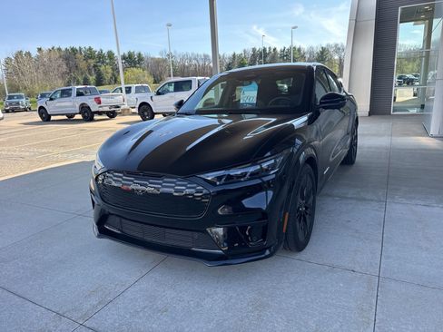 Used 2025 Ford Mustang Mach-E GT image 3