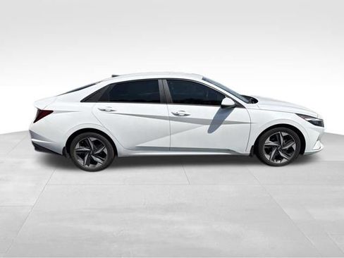 Used 2023 Hyundai Elantra SEL w/ Convenience Package FWD image 14